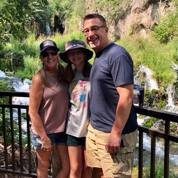 Meet your Posher, Renea - Picture 2 of 3